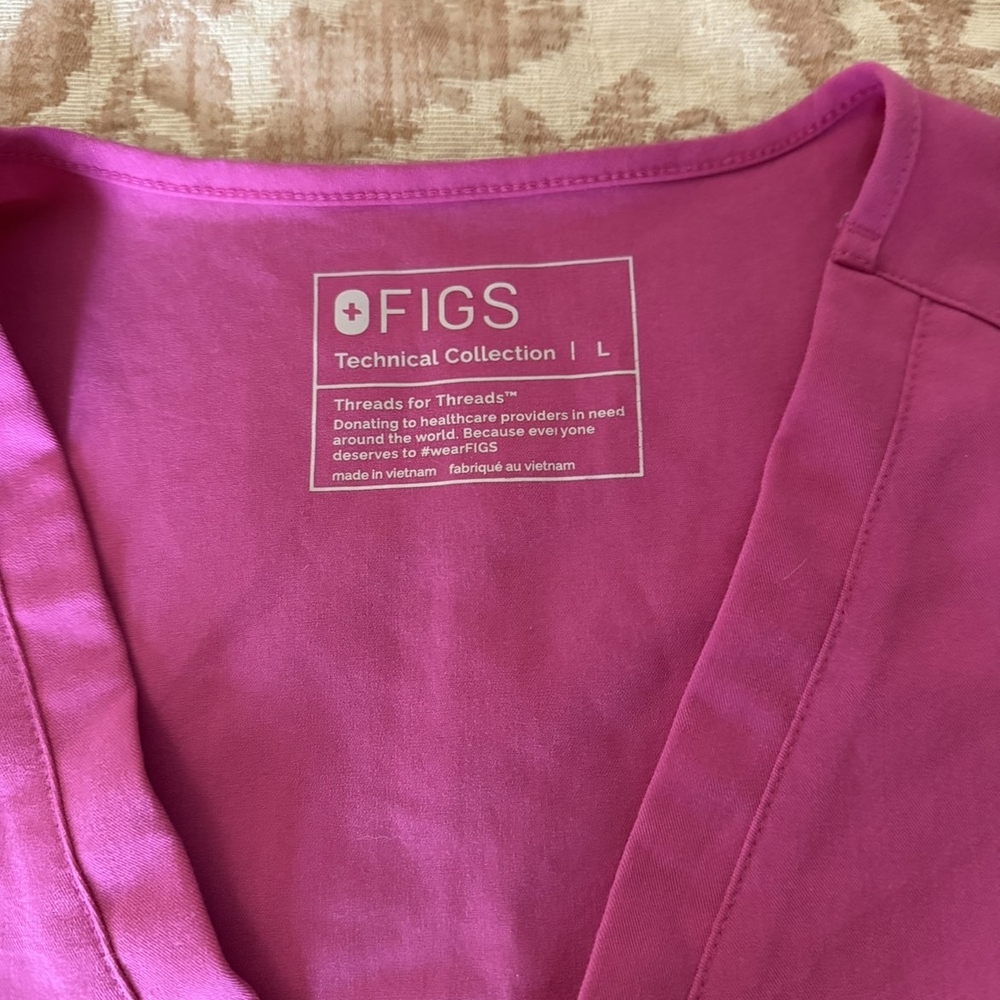 Figs Pink Scrub Top And Joggers. Joggers Size Medium Top Size Large